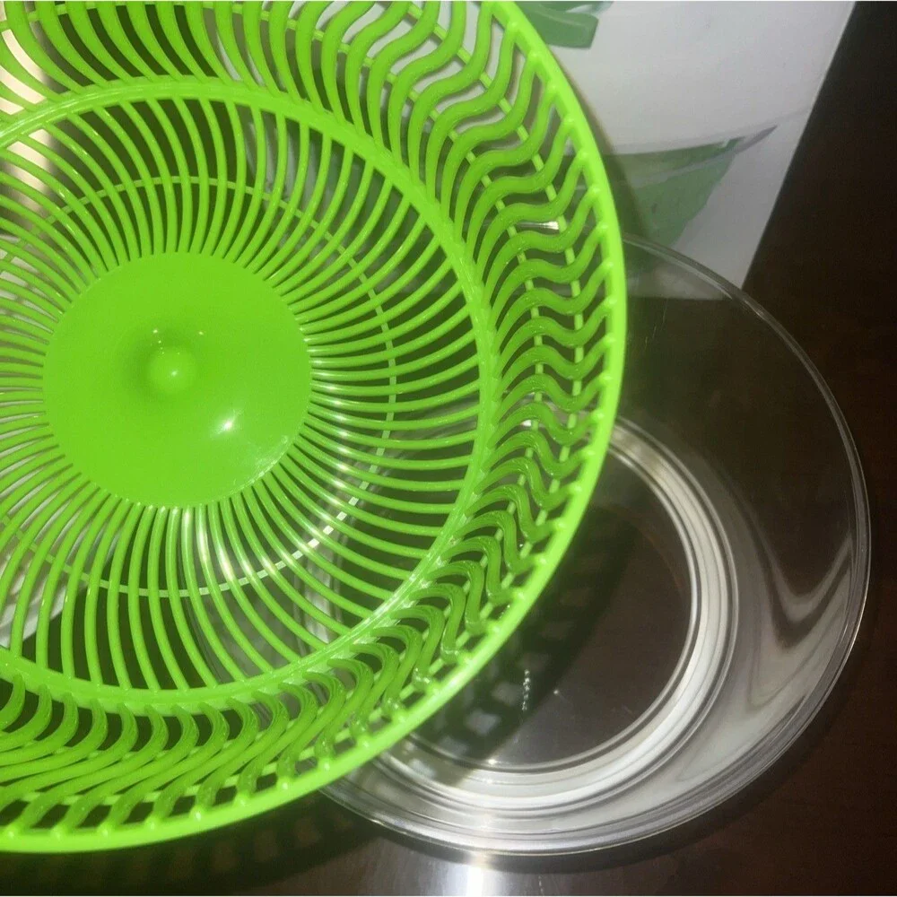 Progressive 4 Qt Salad Spinner Easy Pull Cord With Brake Mechanism Green White